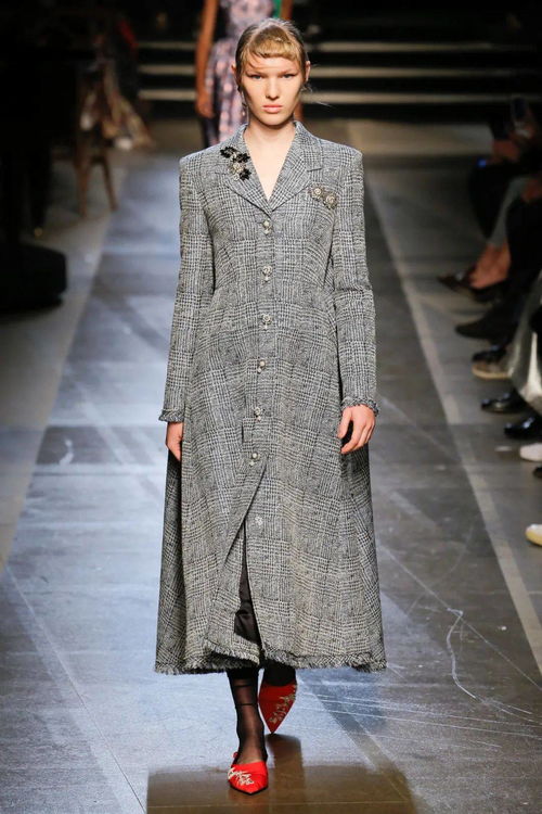 巧搭显老单品，焕发时髦青春感